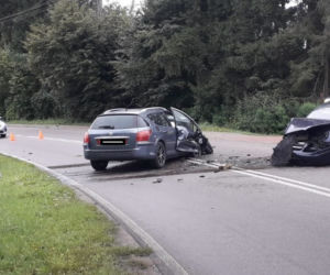 Kompletnie pijany zdemolował auta na trasie
