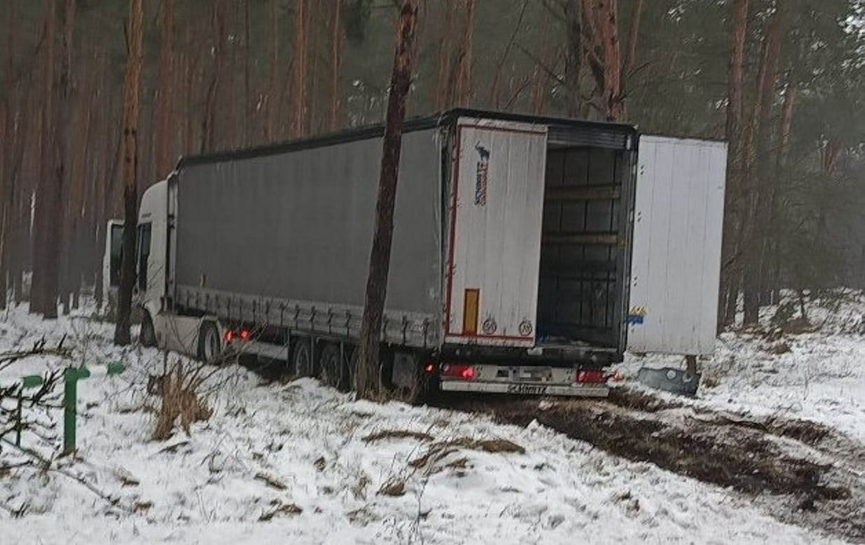 Wypadek śmiertelny pod Włocławkiem. Nie żyje kierowca osobówki