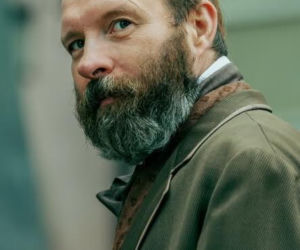 Nowe ujęcia z Lalki Netfliksa