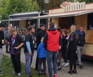Festiwal Food Trucków 2021. Restauracje na kółkach zaparkowały na Wyspie Młyńskiej