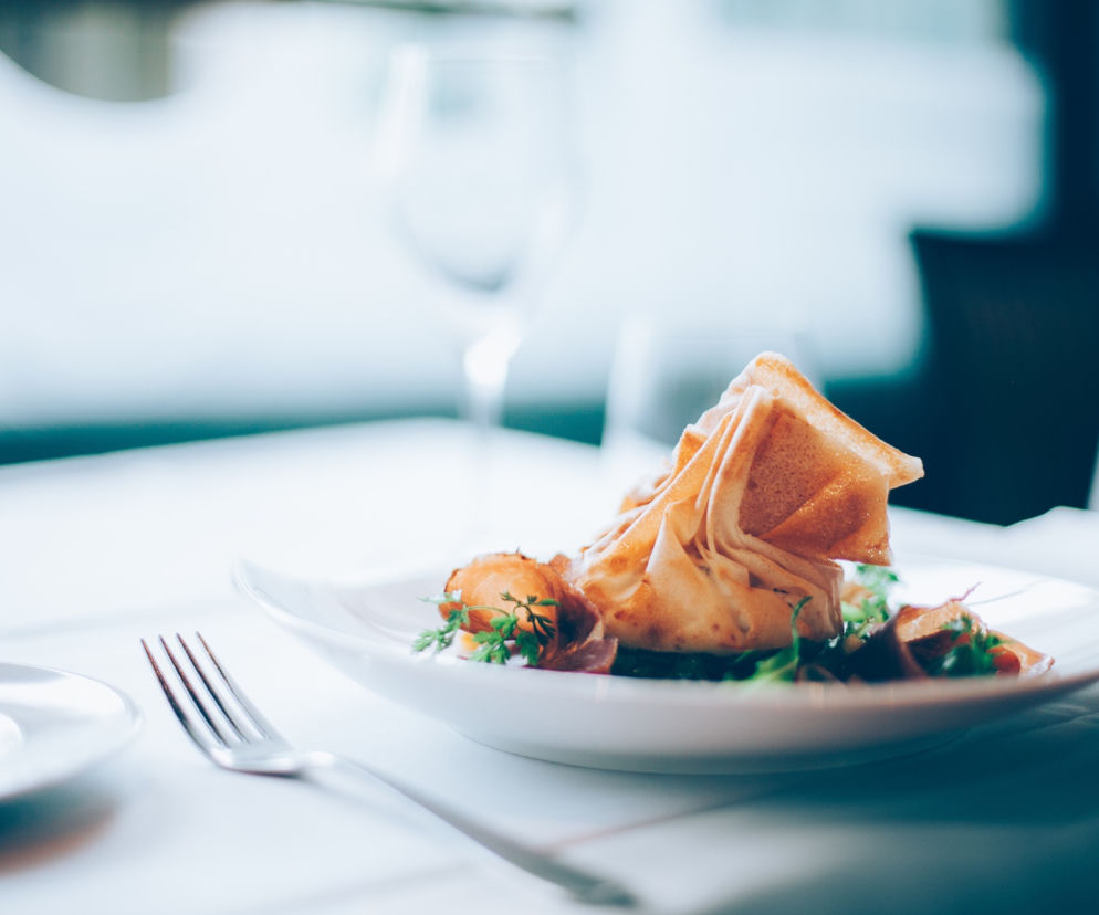 Restauracje w pandemii ponoszą ogromne straty.