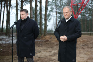 Premier Donald Tusk podziękował służbom na granicy z Białorusią. „Żeby świętować mógł ktoś, ktoś musi czuwać”