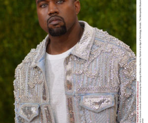 Kanye West - niebieskie oczy rapera zrobiły furorę na MET Gala 2016