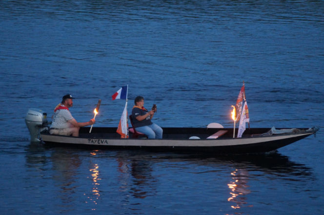 Wieczorna parada na Wiśle zachwyciła mieszkańców. Tak wyglądał finał Festiwalu Wisły w Fordonie
