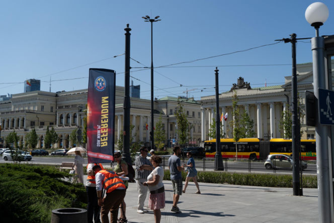 Referendum przeciw Trzaskowskiemu ruszyło. Jedni podpisują, inni mówią: „To kompletna bzdura”