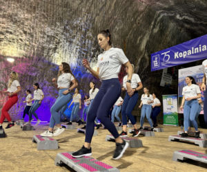 Trening fitness na stepie 600 metrów pod ziemią. Poznanianki zawalczyły o rekord Guinnessa