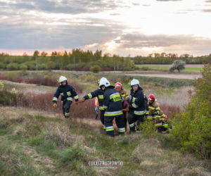 Młody Ukrainiec wpadł do bunkra na Podlasiu. Śmigłowiec LPR-u zabrał go do szpitala [ZDJĘCIA]