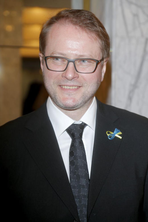 Od "Na dobre i na złe" po "Ojca Mateusza". Tak na przestrzeni lat zmieniał się Artur Żmijewski
