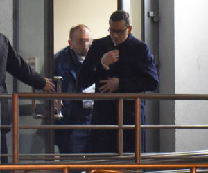 Premier Morawiecki czuwa przy ojcu Kornelu