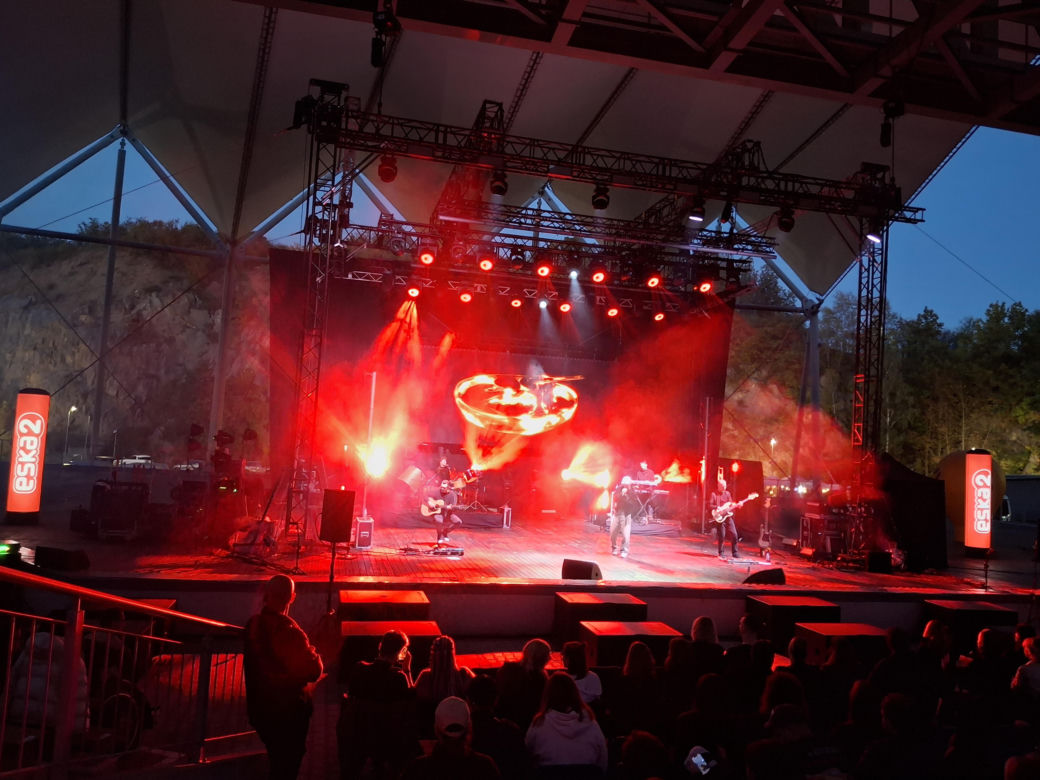 PGS Rock Festival na Kadzielni. Tłumy fanów śpiewały z LemON-em i Ewą Farną
