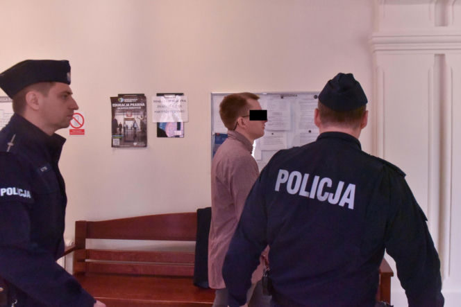 Paweł W. mógł zabić młode małżeństwo przygniatając ich samochodem do ściany