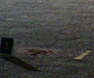 Krwawa jatka na Bemowie. Biegł ulicą z poderżniętym gardłem