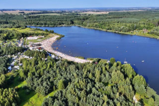 Oto najpiękniejsza wieś Dolnego Śląska. Ma plażę jak nad morzem