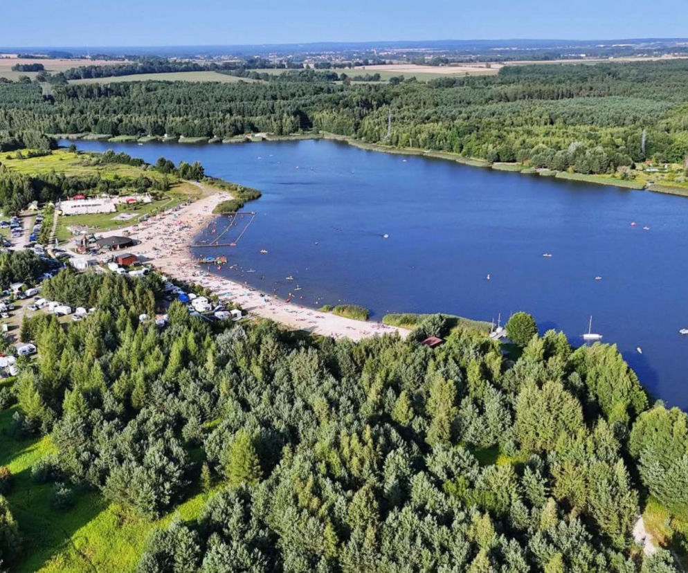 Oto najpiękniejsza wieś Dolnego Śląska. Ma plażę jak nad morzem