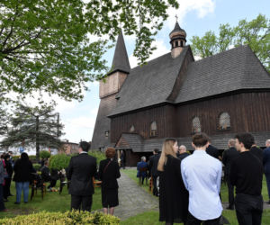 Pogrzeb prof. Leszka Miszczyka. Grób wybitnego lekarza utonął w kwiatach 