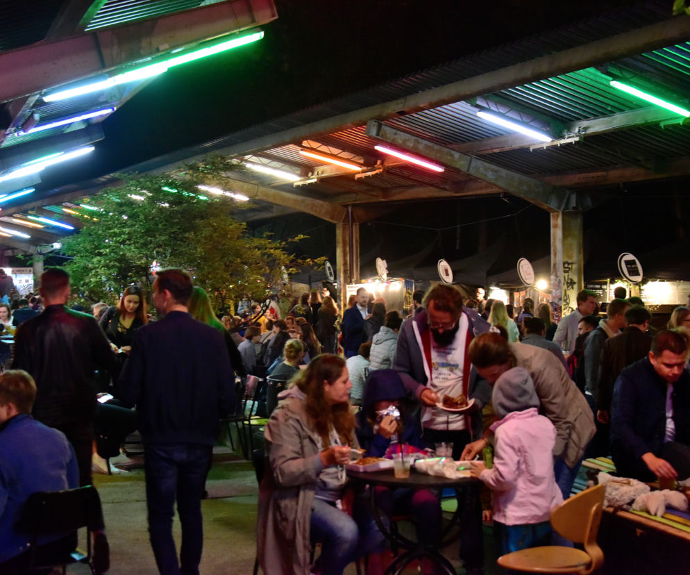 Nocne markety funcjonują w wielu miastach Polski