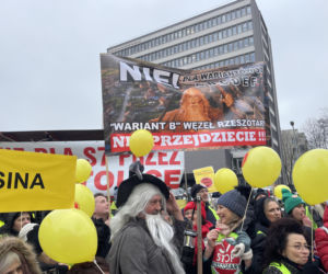 Protest ws. wariantów S7 przed siedzibą oddziału GDDKIA w Krakowie
