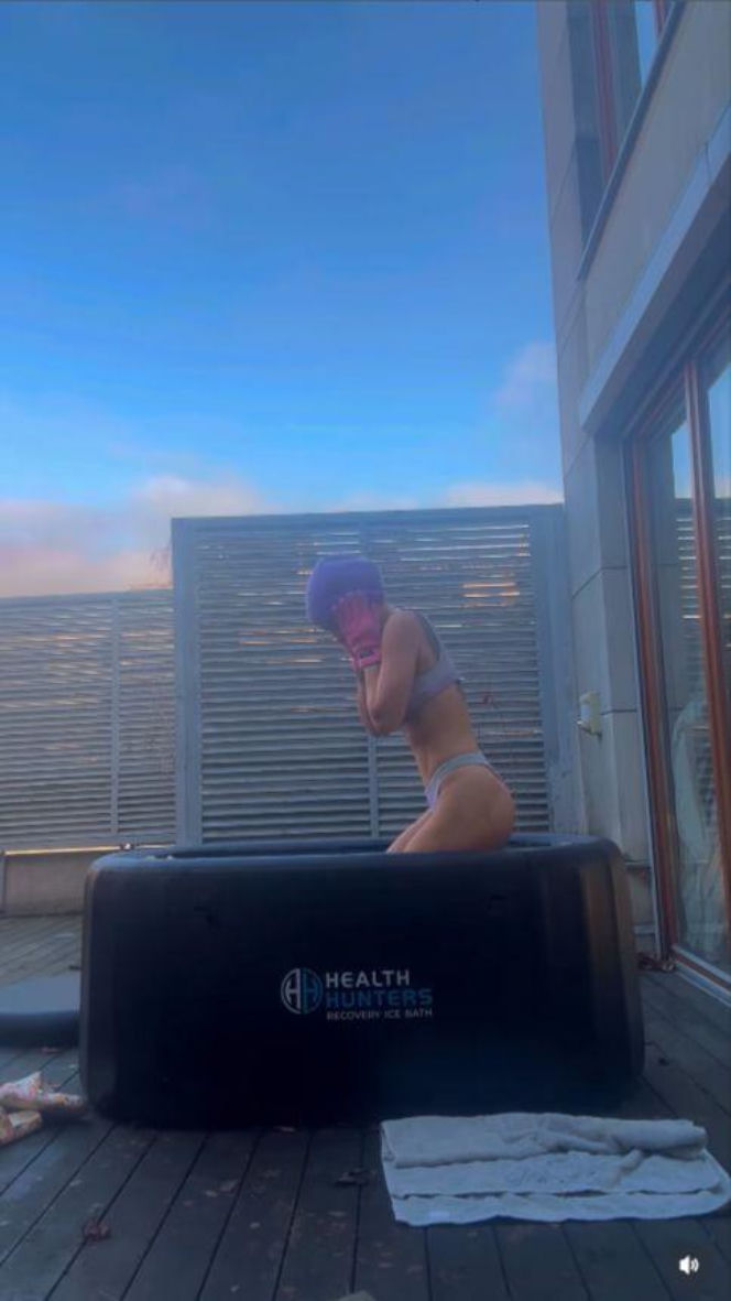 Doda morsuje na tarasie