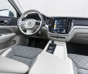 Volvo V60 Momentum Pro B4 FWD AT8