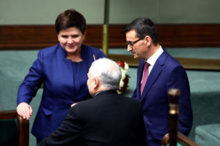 Kaczyński nie traktuje Morawieckiego jak Szydło