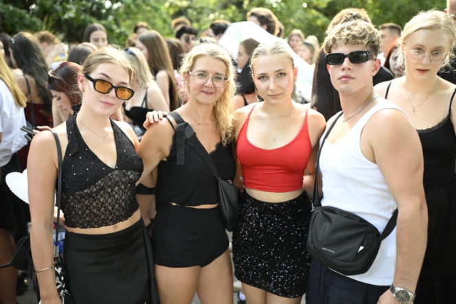 Drugi koncert The Weeknd w Warszawie. Najwierniejsi fani nie przestraszyli się morderczego upału. Znajdź się na zdjęciach