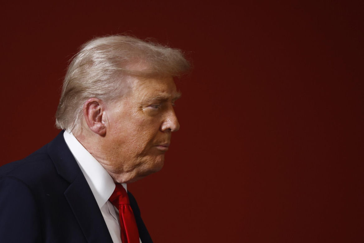 Trump przysnął na oficjalnym spotkaniu! "Jest stary i coraz bardziej to widać"