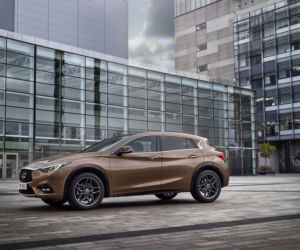 Infiniti Q30