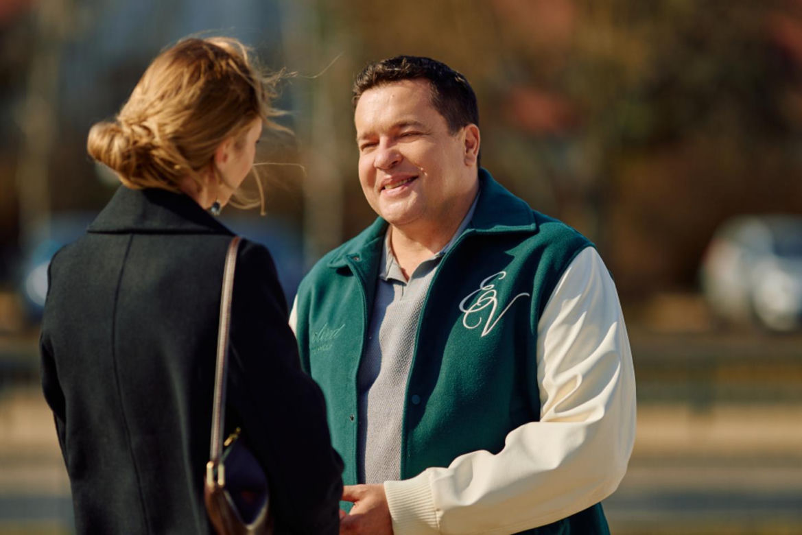 Na Wspólnej odc. 4252. Michał (Robert Kudelski), Lucy (Marta Cichorska)