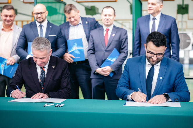 Powiat rzeszowski i łańcucki z porozumieniem o wsparciu w kryzysach. Chodzi o sprzęt, logistykę i ewakuację