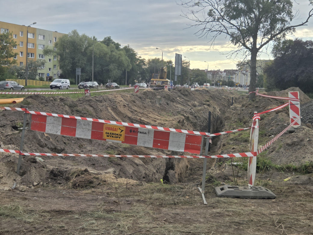 Wyburzają kolejne budynki na Szwederowie. Powstaje nowe torowisko tramwajowe [ZDJĘCIA]