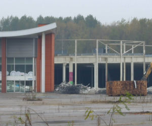 Tyle zostało z wielkiego centrum handlowego w Sosnowcu! Trwa rozbiórka!