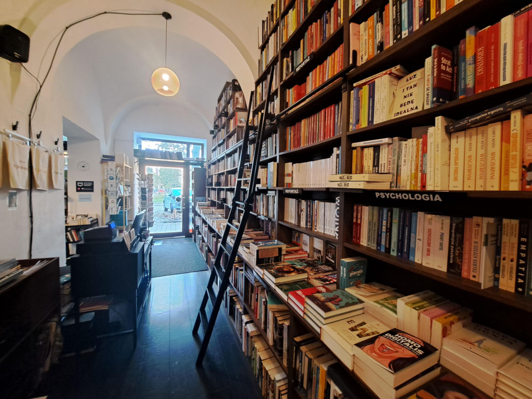 Księgarnio-kawiarnia De Revolutionibus Books w Krakowie
