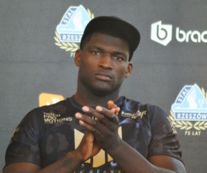 KnockOut Boxing Night 7 w Rzeszowie - trening medialny (Izu Ugonoh)