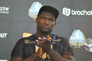 FAME z kolejnym wielkim transferem! Izu Ugonoh dołącza do freaków