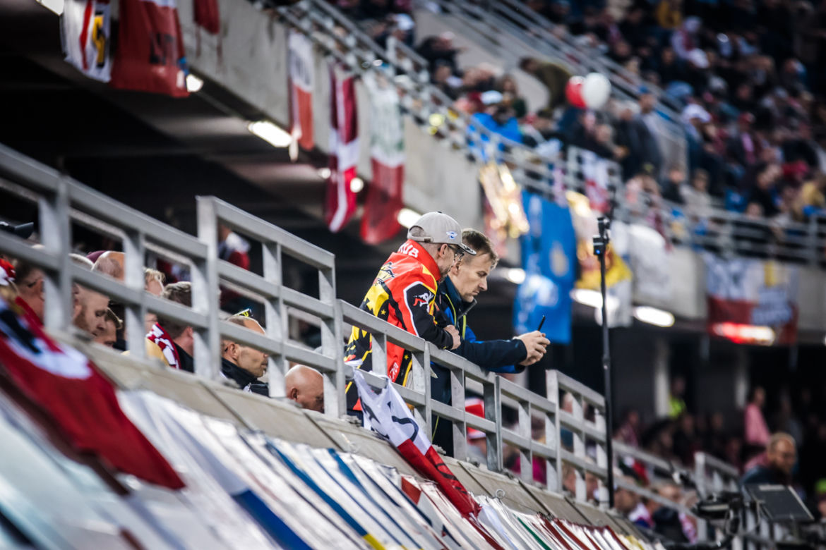 Grand Prix Polski w Toruniu. Zdjęcia kibiców z Motoareny