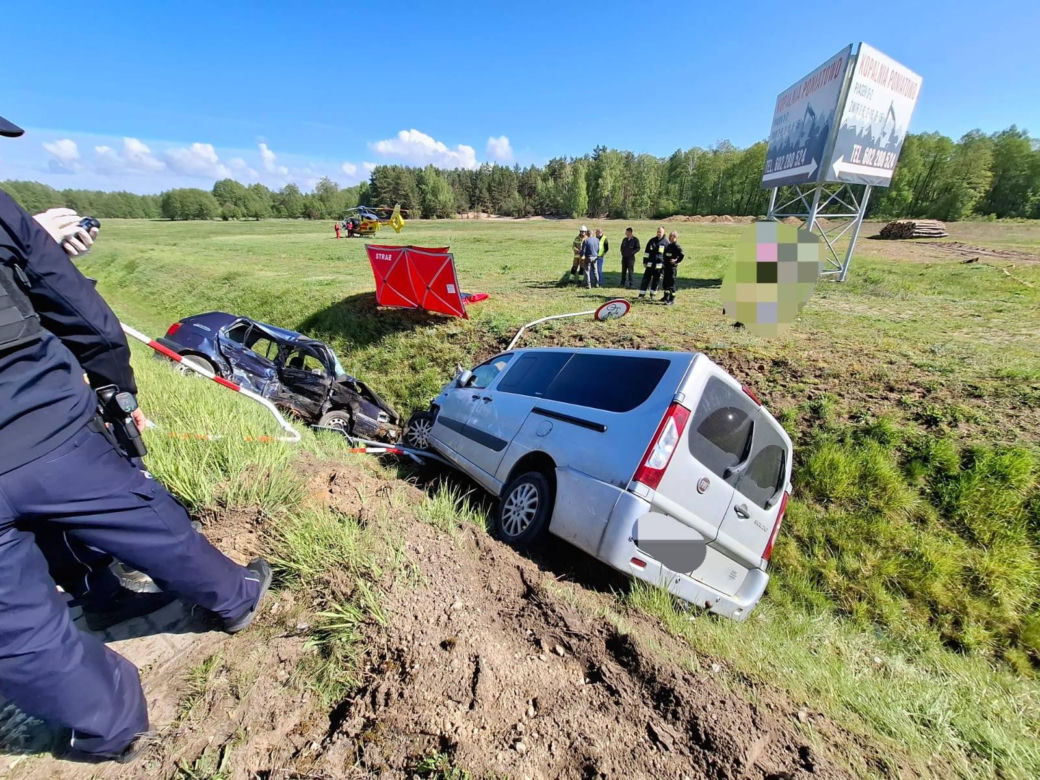 Tragedia na Mazowszu. 95-latek zginął w wypadku. Cztery osoby ranne, w tym dwie nastolatki