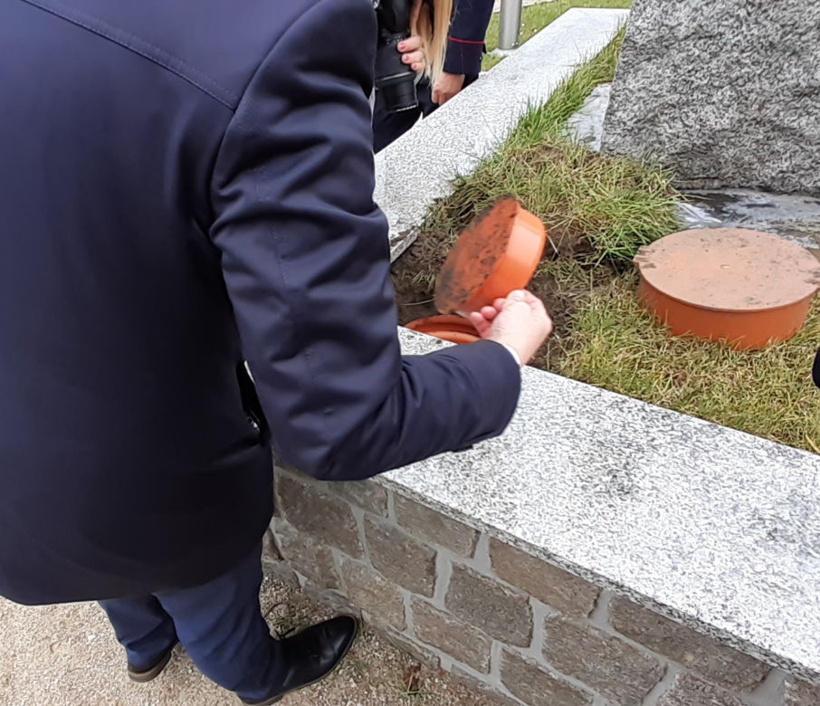 Kapsuła Dla Przyszłych pokoleń na Placu Iławskich Kolejarzy