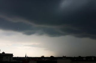 Nysa zadrży przed deszczem? Prognoza na weekend zaskakuje!