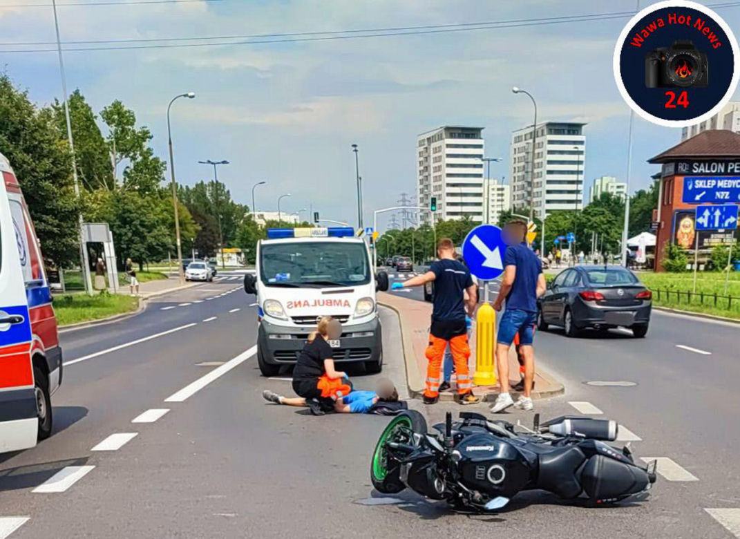 Zderzenie motocykla z samochodem osobowym. Kierowca jednośladu trafił do szpitala