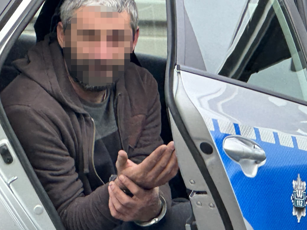 Pijany Gruzin jechał zygzakiem przez S8. Zatrzymali go inni kierowcy, doszło do szarpaniny