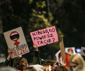 Nocne protesty pod domem Jarosława Kaczyńskiego