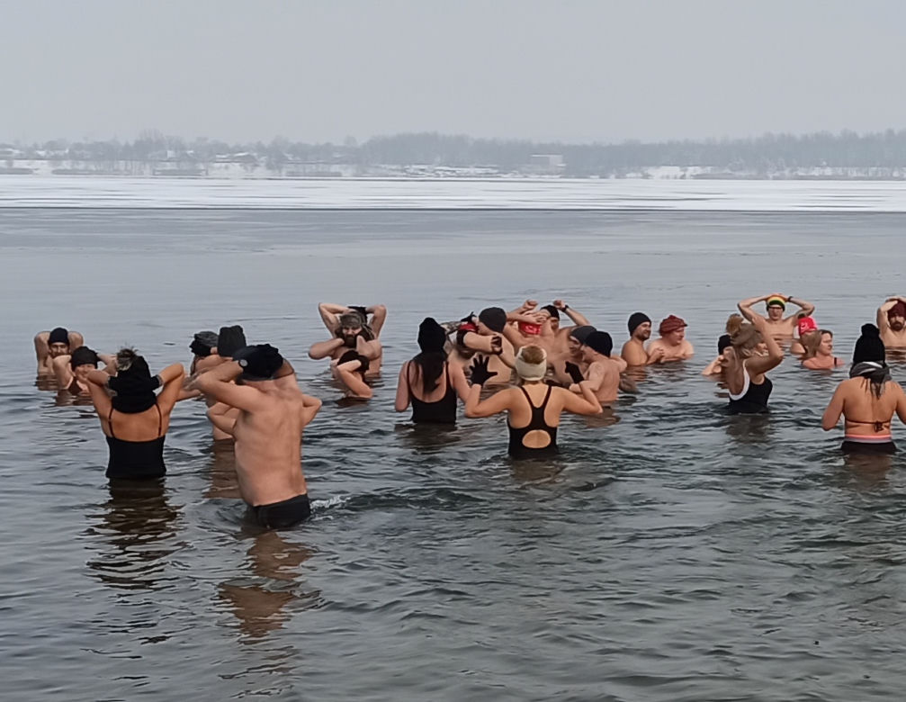 Pogoria morsuje w Dąbrowie Górniczej w mroźną niedzielę