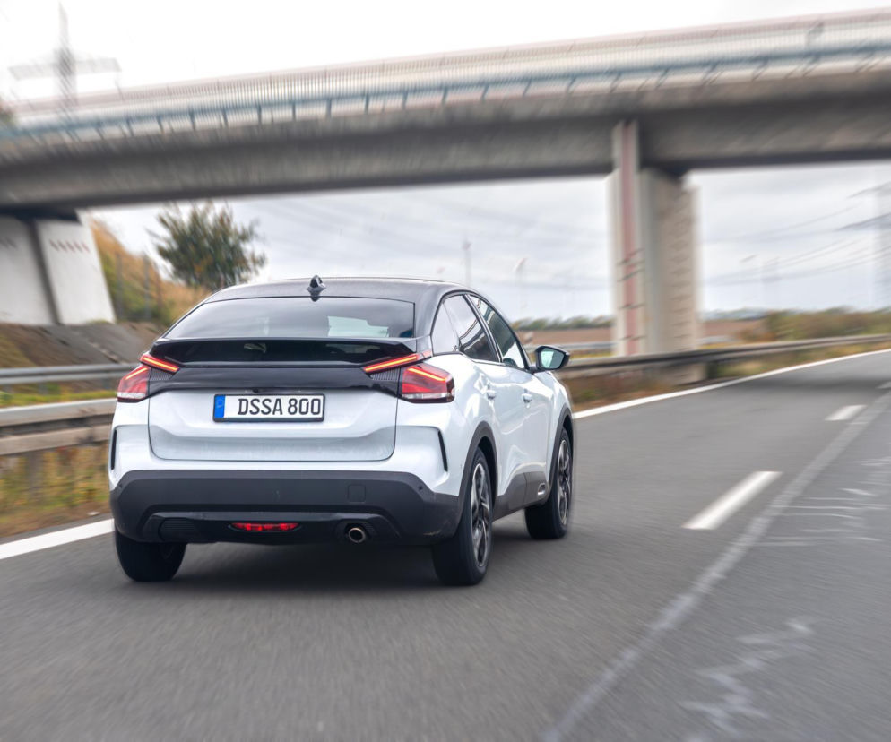 Samochody na zagranicznych tablicach bez kontroli? Posłowie pytają o lukę w przepisach