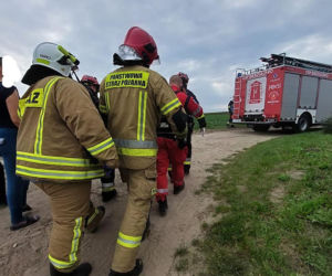 Poważny wypadek w Bierzgłowie koło Torunia. Kobietę przygniotła maszyna rolnicza!