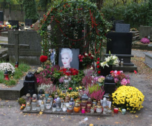 Na grobie Kory ma powstać karmnik na wiewiórki. Kora Jackowska