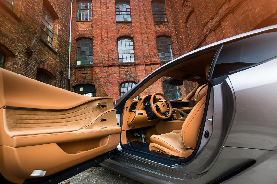 Lexus LC500h 3.5 V6 359 KM Superturismo