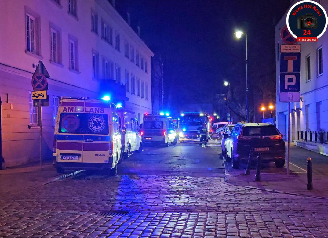 Dym i ogień w domu opieki. Uratowali kilkadziesiąt osób, jednej nie zdążyli