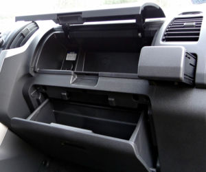 Isuzu D-MAX - schowki