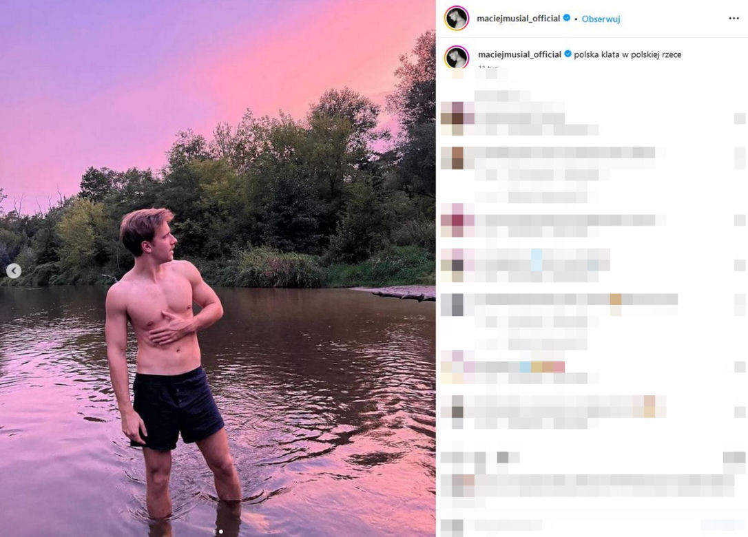 Maciej Musiał pręży klatę i rozpina spodnie