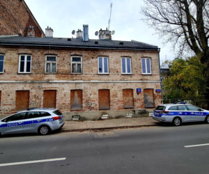 Szukał toalety, znalazł ciało. Zwłoki bez oka na Pradze